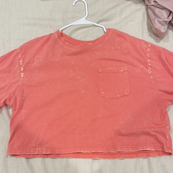 Cute distressed tee - Picture 2 of 3
